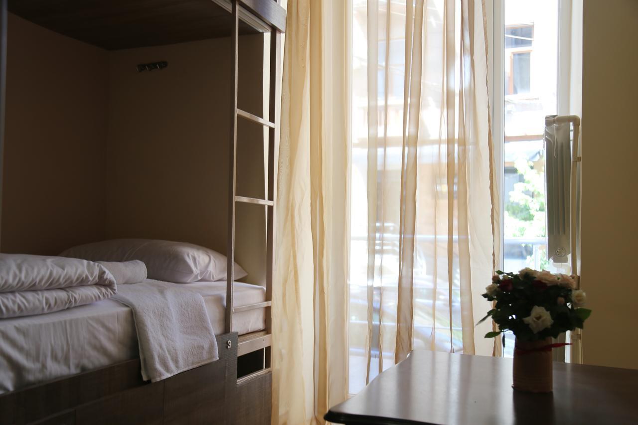Magnolia Hostel 예레반 외부 사진
