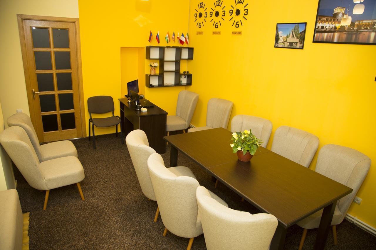 Magnolia Hostel 예레반 외부 사진